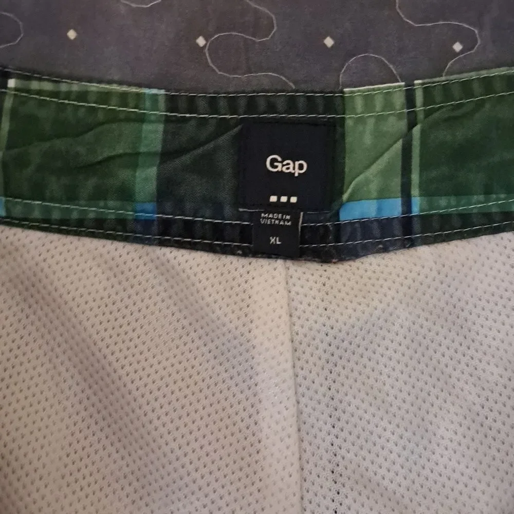 GAP Men's Green Plaid Swim Shorts size XL